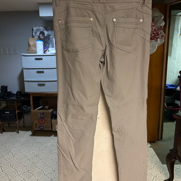Woman’s Rue21  Pants - Picture 2 of 3